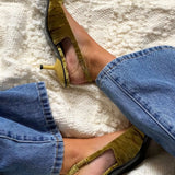 Our daily dose of colour @mattiegouman styles the Cecilia Pumps. ❤️ Last sizes remaining online! 

#DOFSTUDIOS